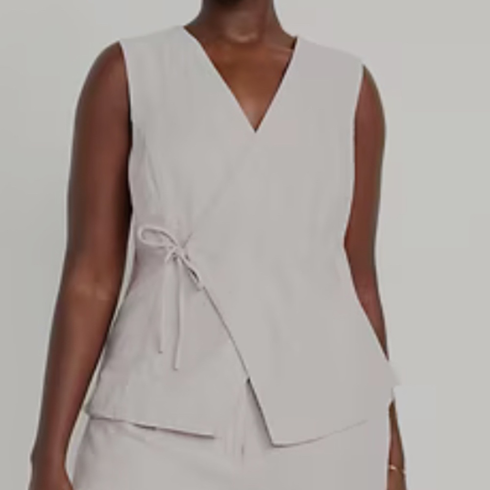 NWT Old Navy Wrap-Front Linen-Blend Vest
